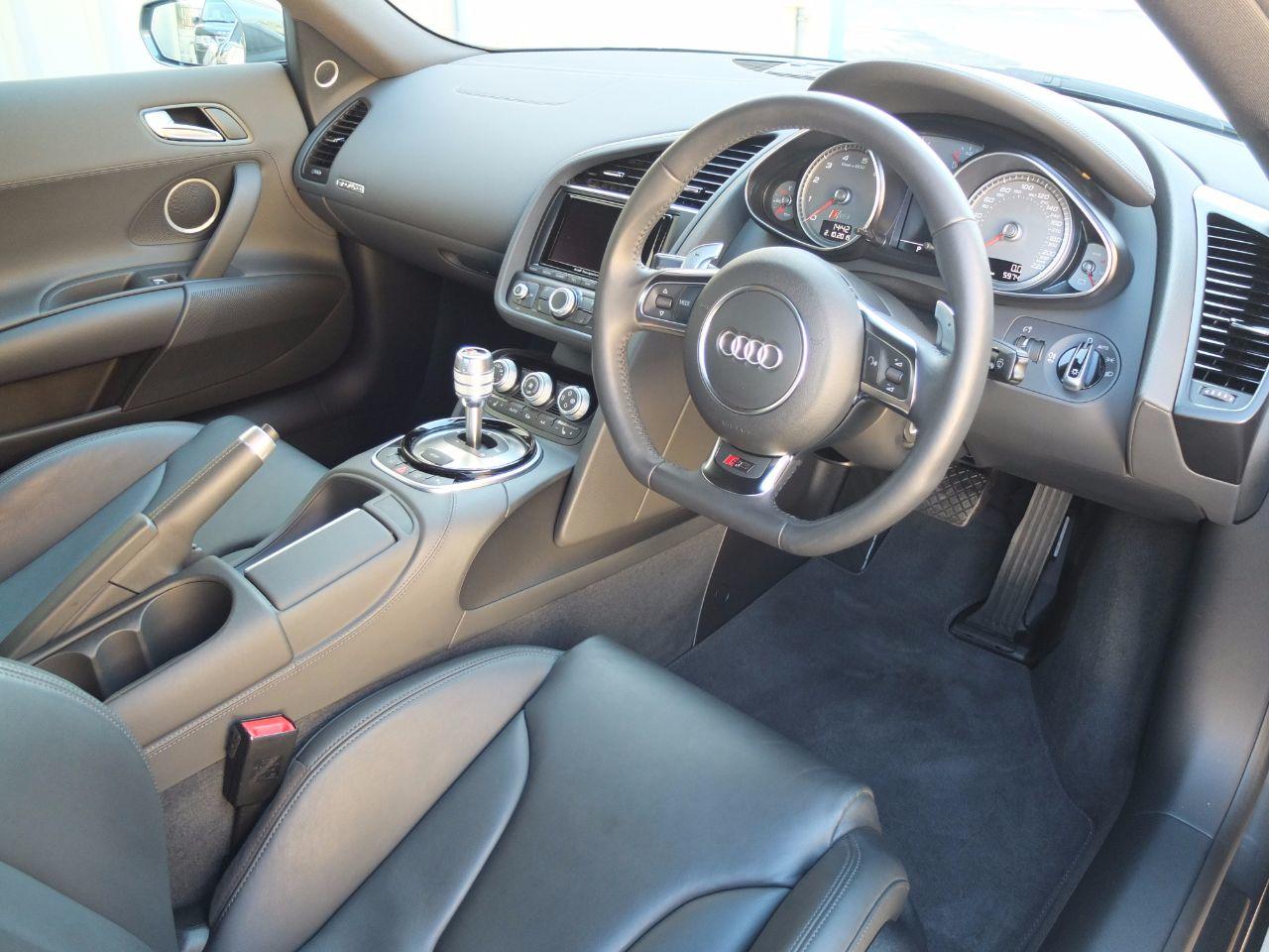 Audi R8 Coupe 4.2 FSI V8 Quattro S Tronic 430ps Coupe Petrol Daytona Grey Metallic, Quartz Grey Side Blades