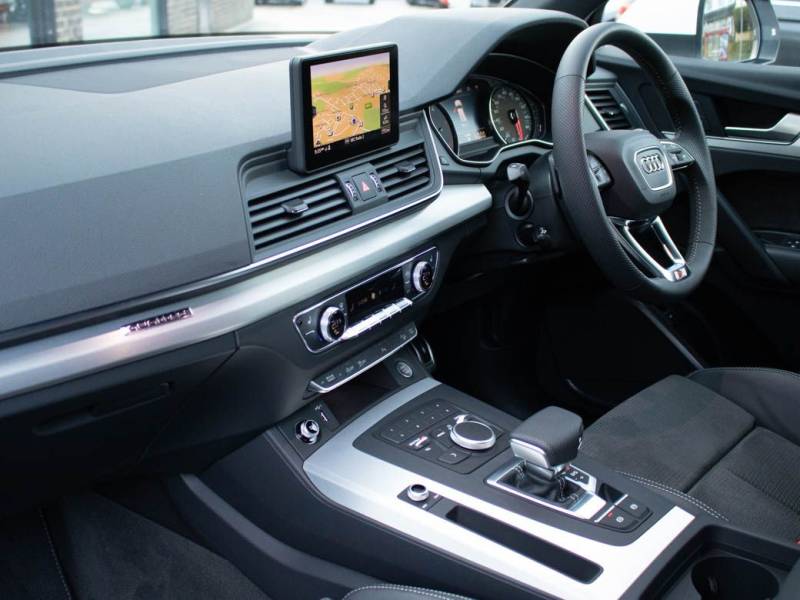 Audi Q5   Registered:2018(68)