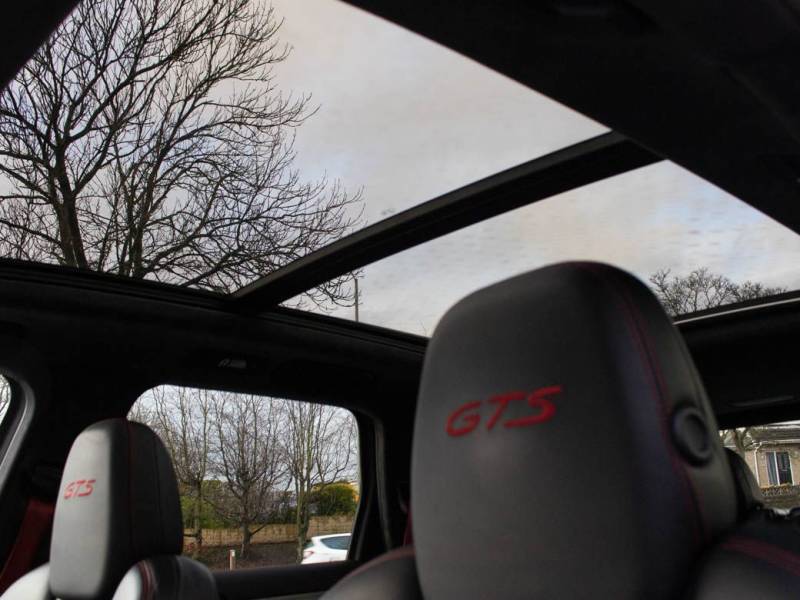 Porsche Cayenne   Registered:2017(66)