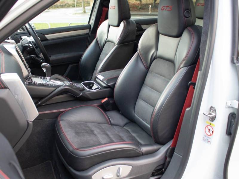 Porsche Cayenne   Registered:2017(66)