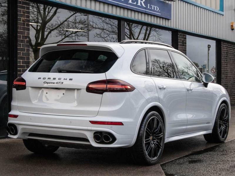 Porsche Cayenne   Registered:2017(66)