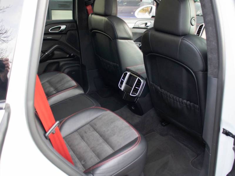 Porsche Cayenne   Registered:2017(66)