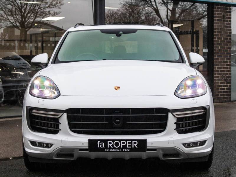 Porsche Cayenne   Registered:2017(66)