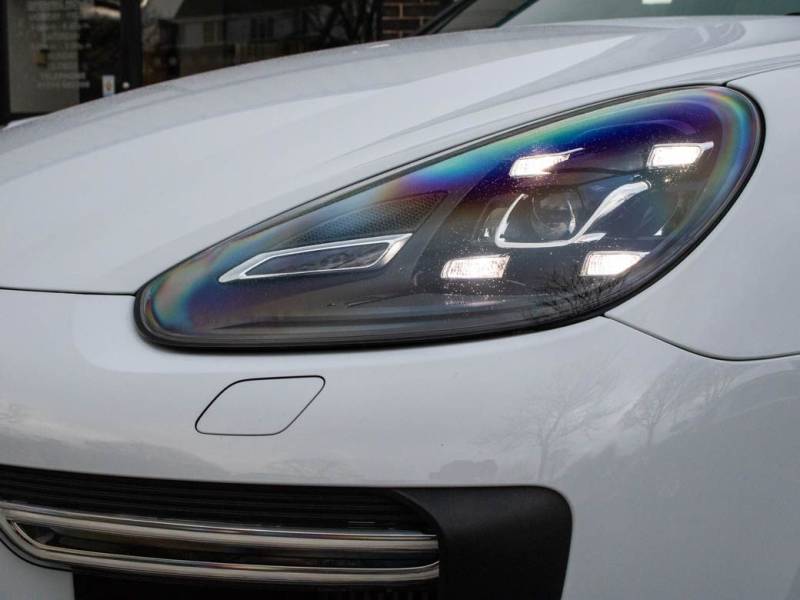 Porsche Cayenne   Registered:2017(66)