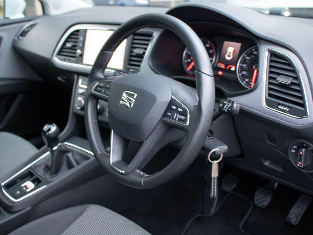 SEAT Leon 1.0 TSI SE Dynamic 115ps Hatchback Petrol White