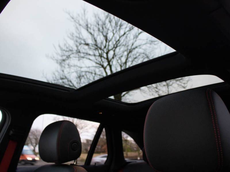 Mercedes Benz GLC   Registered:2018(18)