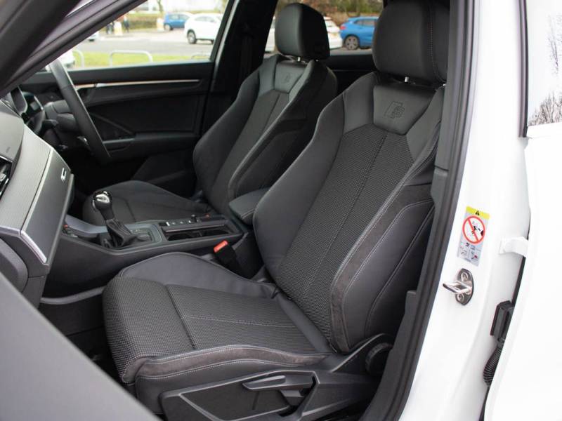 Audi Q3   Registered:2019(19)