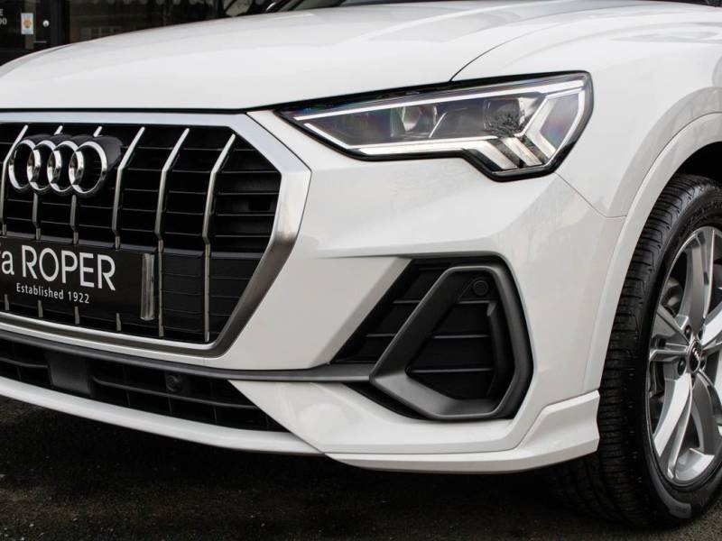 Audi Q3   Registered:2019(19)