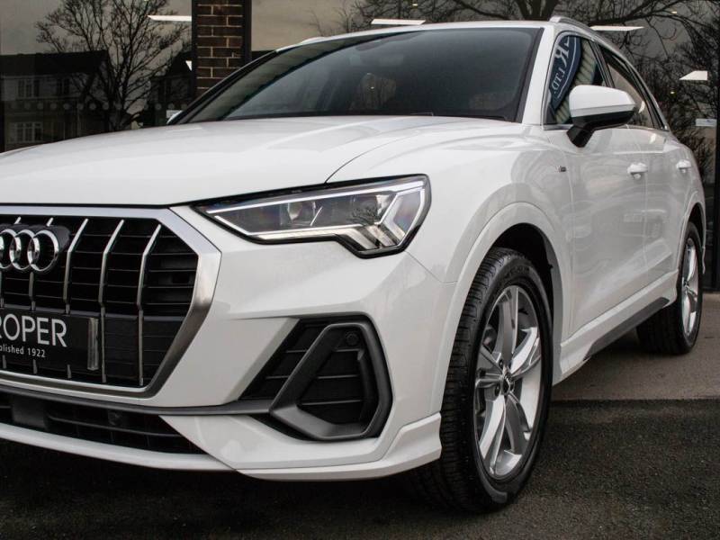 Audi Q3   Registered:2019(19)