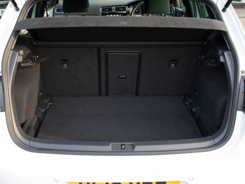 Volkswagen Golf   Registered:2019(19)