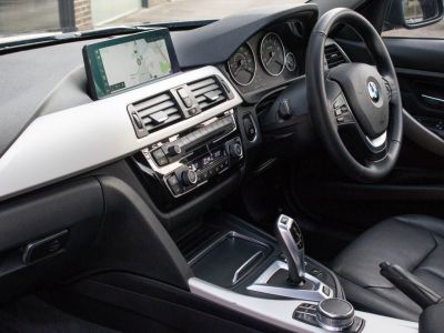 BMW 3 Series 2.0 330e SE Auto PHEV Saloon Petrol / Electric Hybrid Mediterranean Blue Metallic