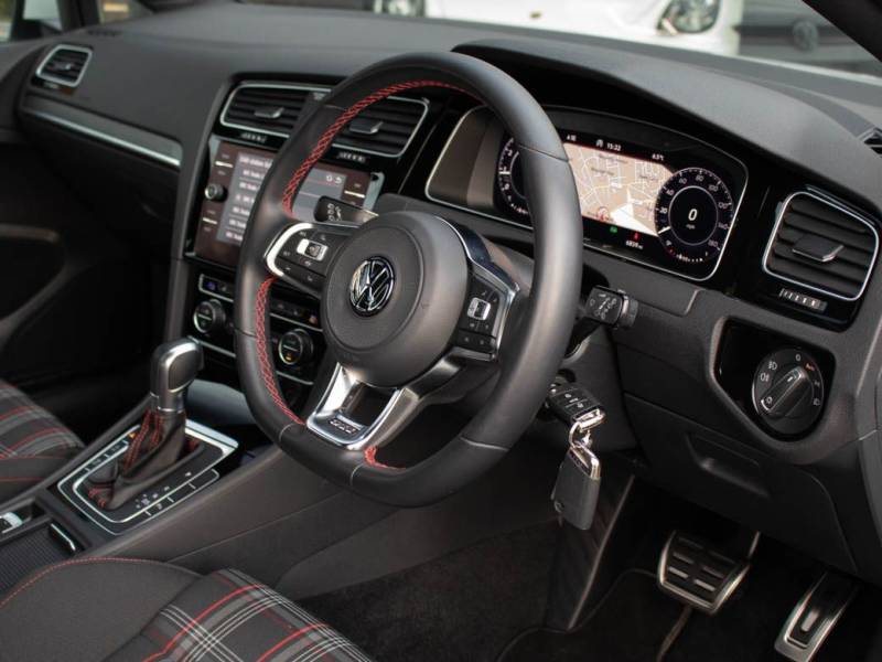 Volkswagen Golf   Registered:2018(68)