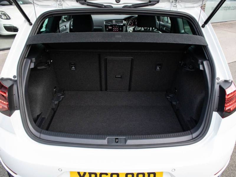 Volkswagen Golf   Registered:2018(68)