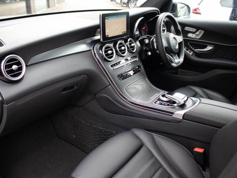 Mercedes Benz GLC   Registered:2017(17)