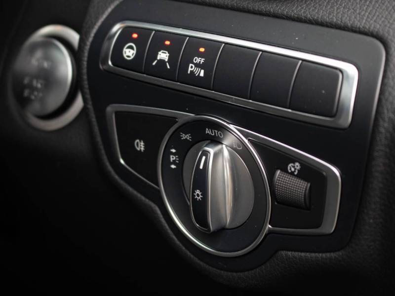 Mercedes Benz GLC   Registered:2017(17)