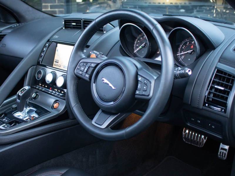 Jaguar F Type   Registered:2015(15)