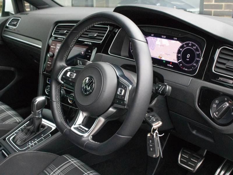 Volkswagen Golf   Registered:2018(18)