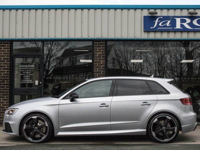 Audi RS3   Registered:2016(16)