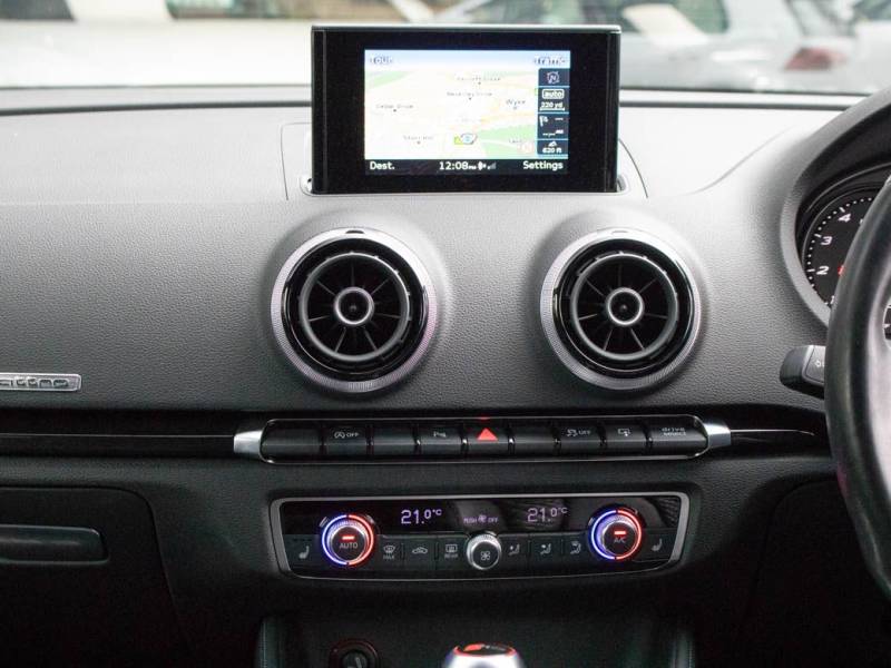 Audi RS3   Registered:2016(16)