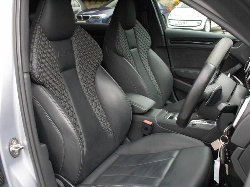 Audi RS3   Registered:2016(16)