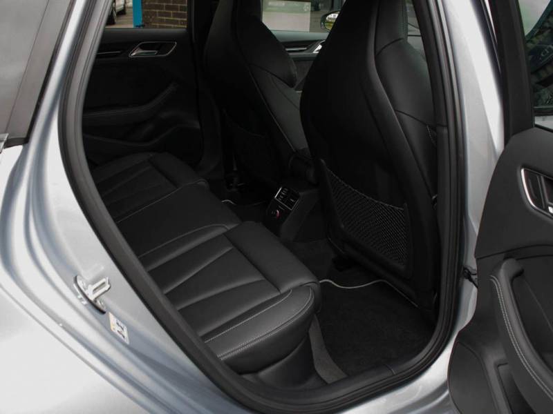 Audi RS3   Registered:2016(16)