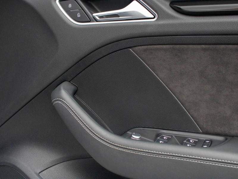 Audi RS3   Registered:2016(16)