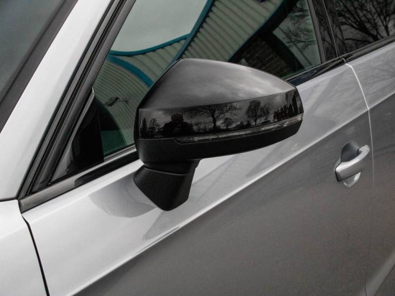 Audi RS3   Registered:2016(16)