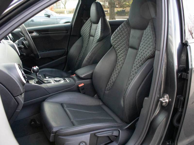 Audi RS3   Registered:2016(16)