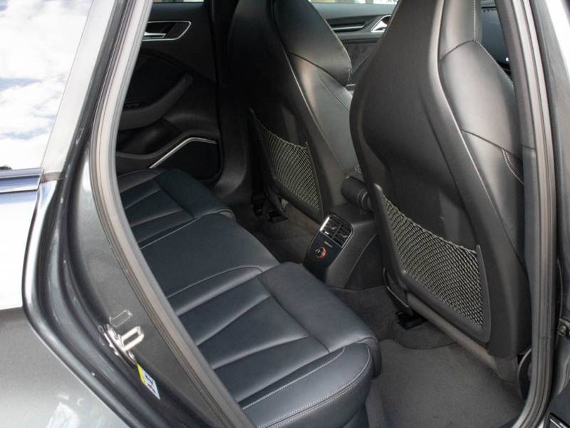 Audi RS3   Registered:2016(16)