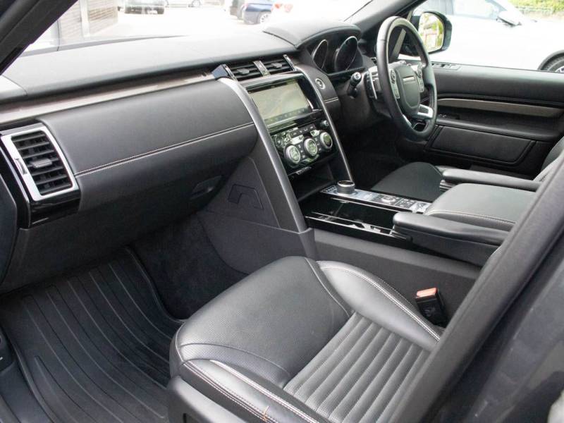 Land Rover Discovery   Registered:2017(17)