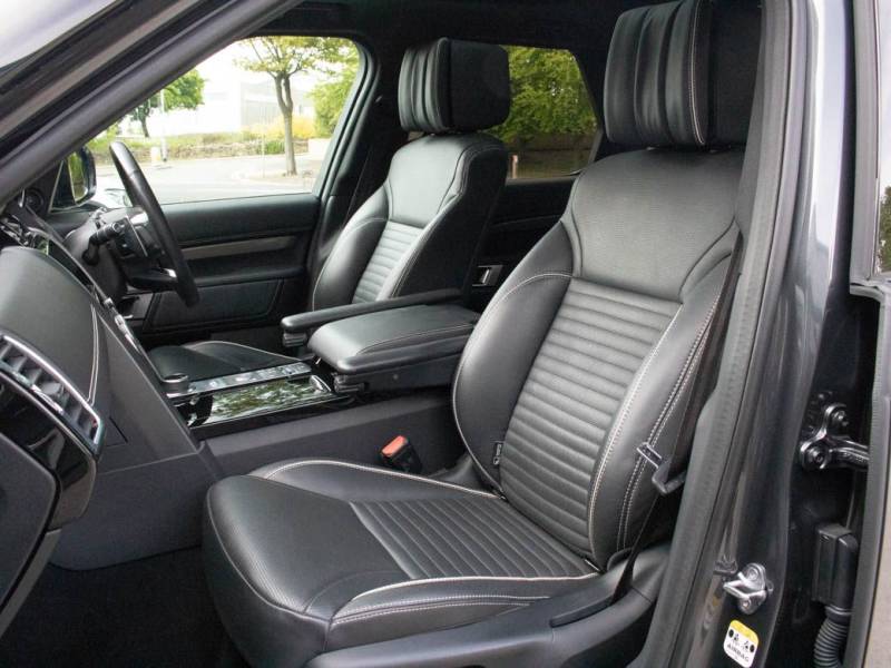 Land Rover Discovery   Registered:2017(17)