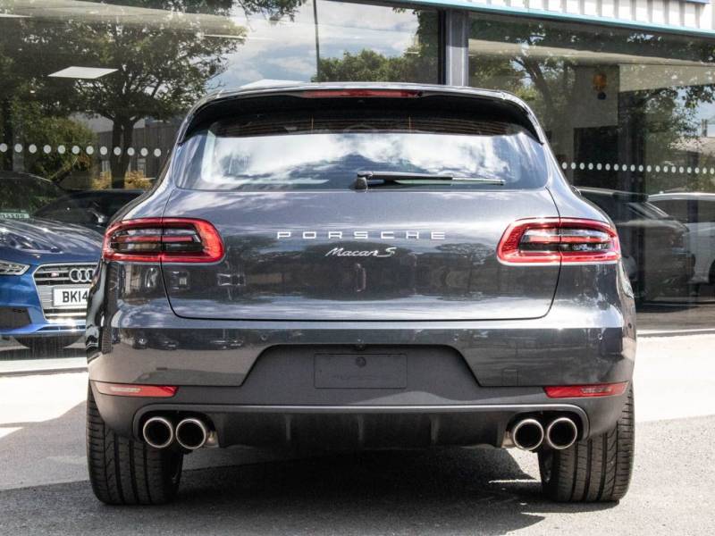 Porsche Macan   Registered:2016(16)