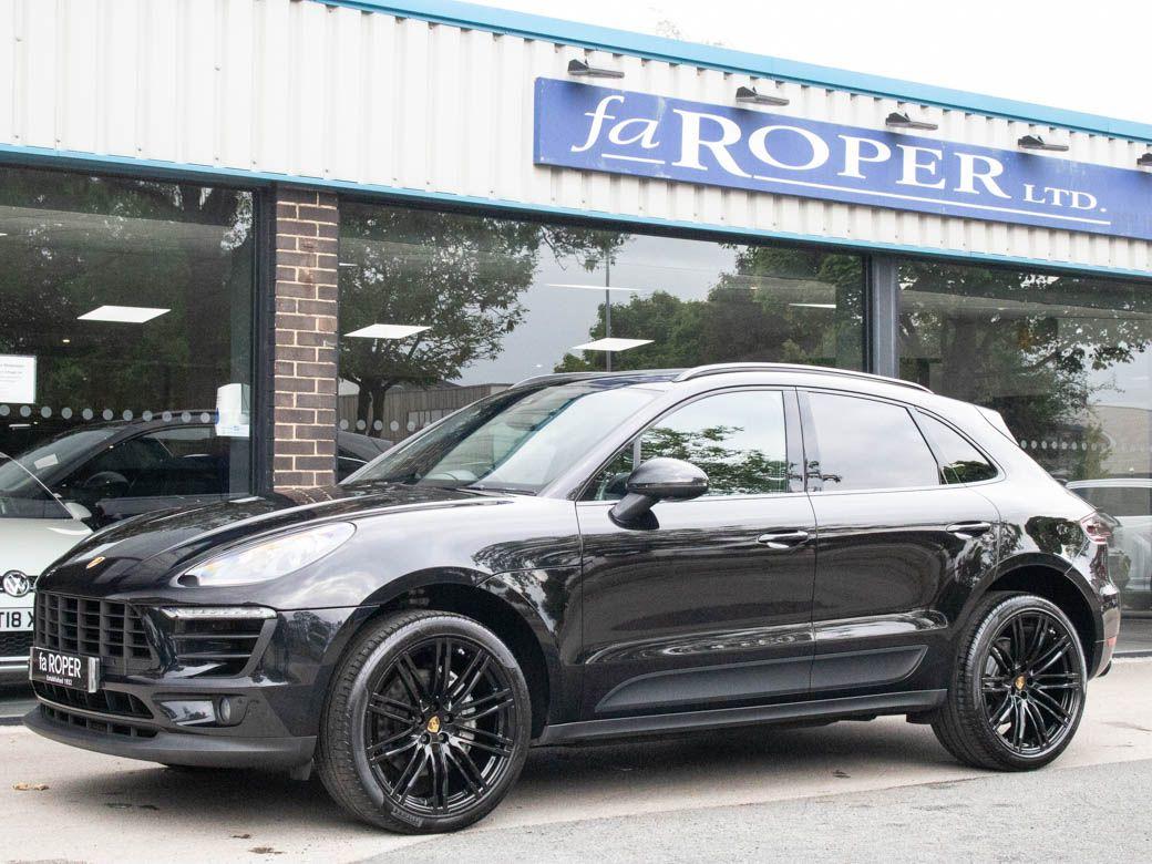 Porsche Macan 3.0 V6 S Diesel PDK Estate Diesel Jet Black Metallic