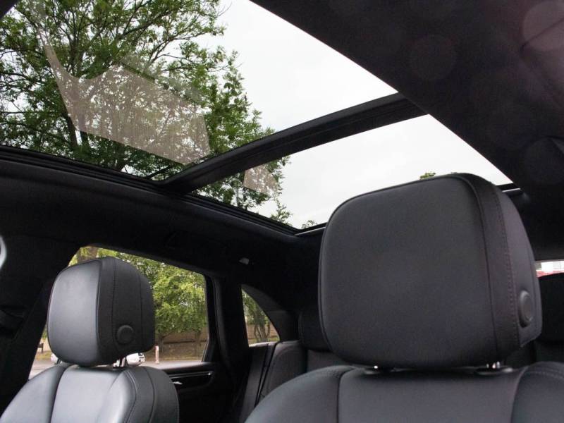 Porsche Macan   Registered:2016(16)