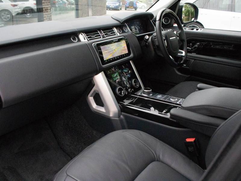 Land Rover Range Rover   Registered:2018(18)