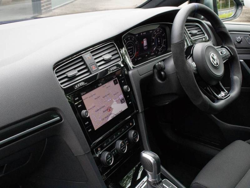 Volkswagen Golf   Registered:2018(18)