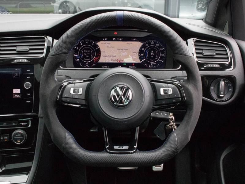 Volkswagen Golf   Registered:2018(18)