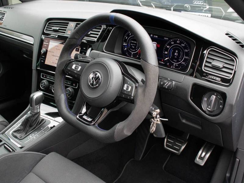 Volkswagen Golf   Registered:2018(18)