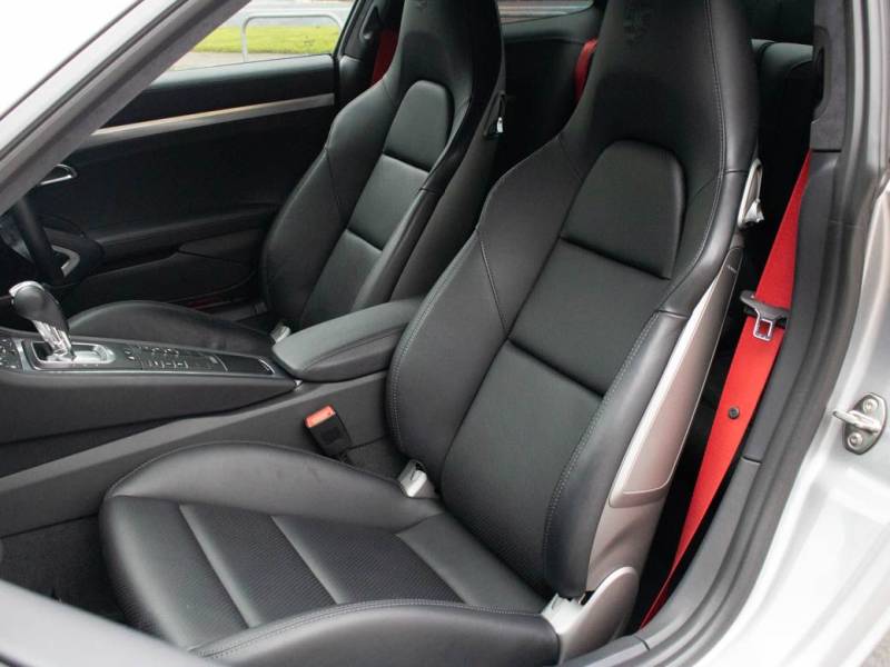 Porsche 911   Registered:2016(16)