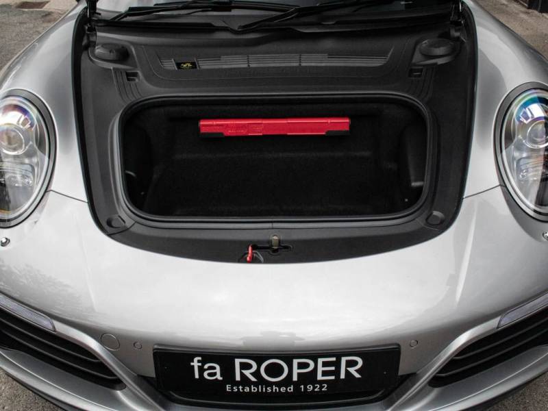 Porsche 911   Registered:2016(16)