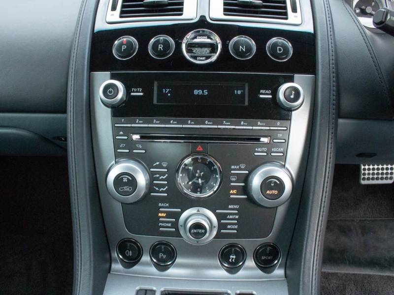 Aston Martin DB9   Registered:2008(58)