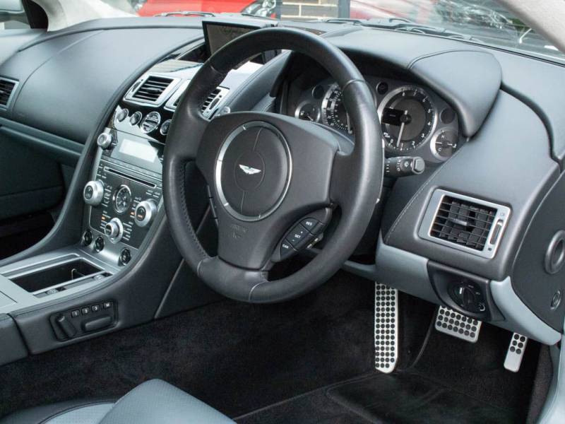 Aston Martin DB9   Registered:2008(58)