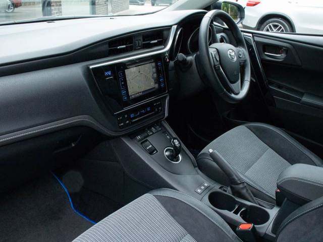 2017 Toyota Auris 1.8 Hybrid Excel CVT Auto