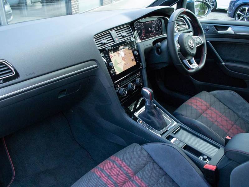 Volkswagen Golf   Registered:2019(19)