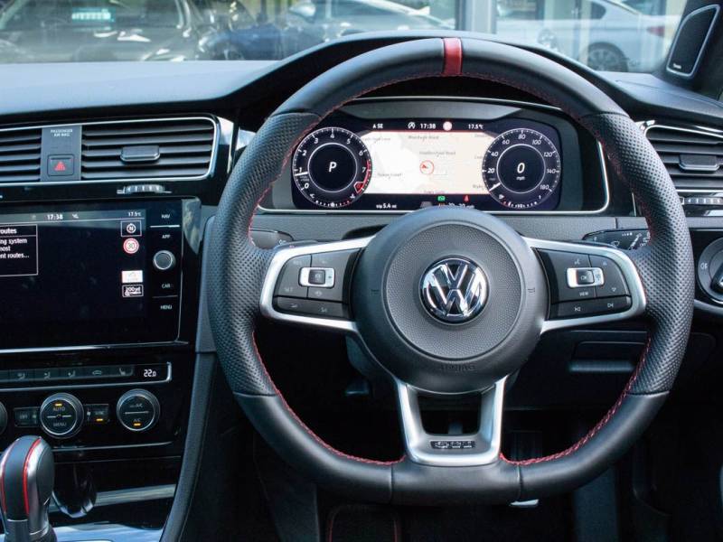 Volkswagen Golf   Registered:2019(19)