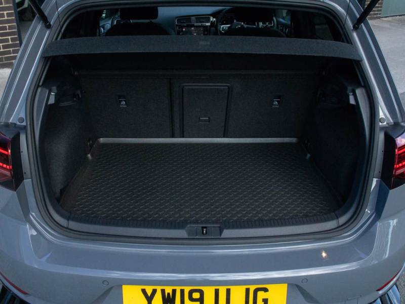 Volkswagen Golf   Registered:2019(19)