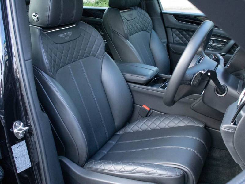 Bentley Bentayga   Registered:2018(18)