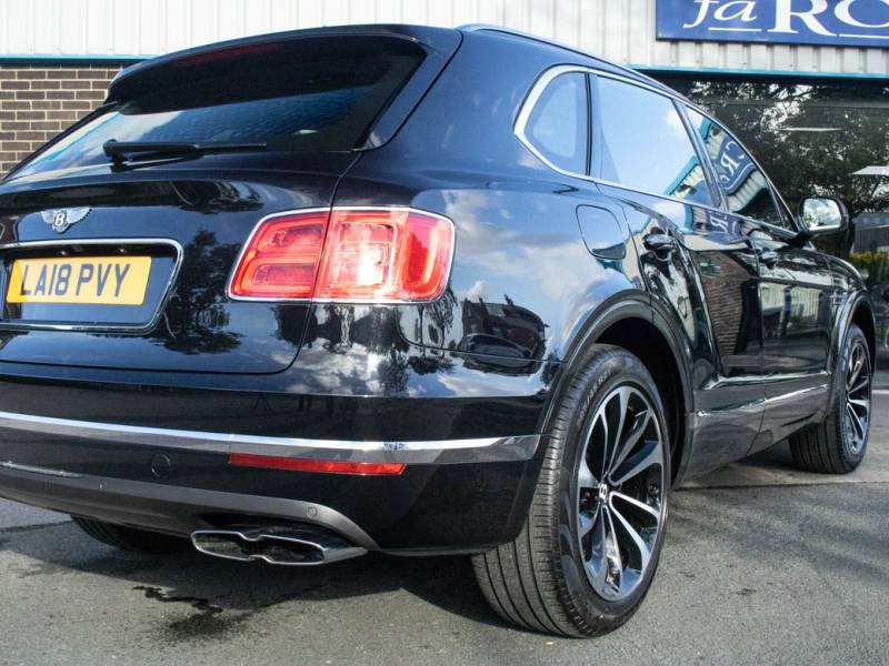 Bentley Bentayga   Registered:2018(18)