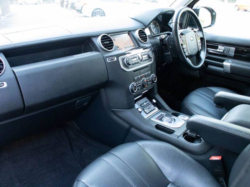 Land Rover Discovery   Registered:2015(65)