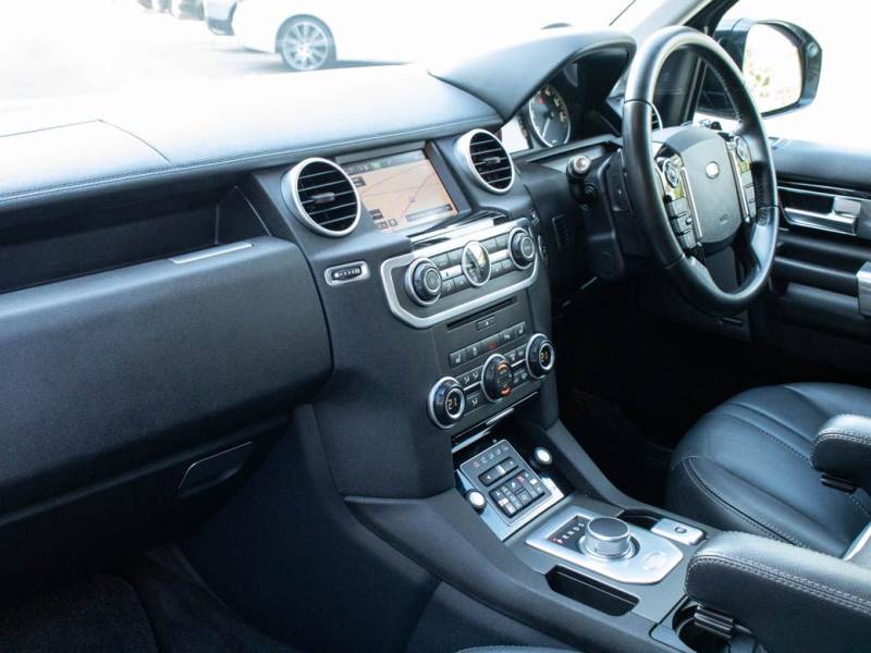 Land Rover Discovery   Registered:2015(65)